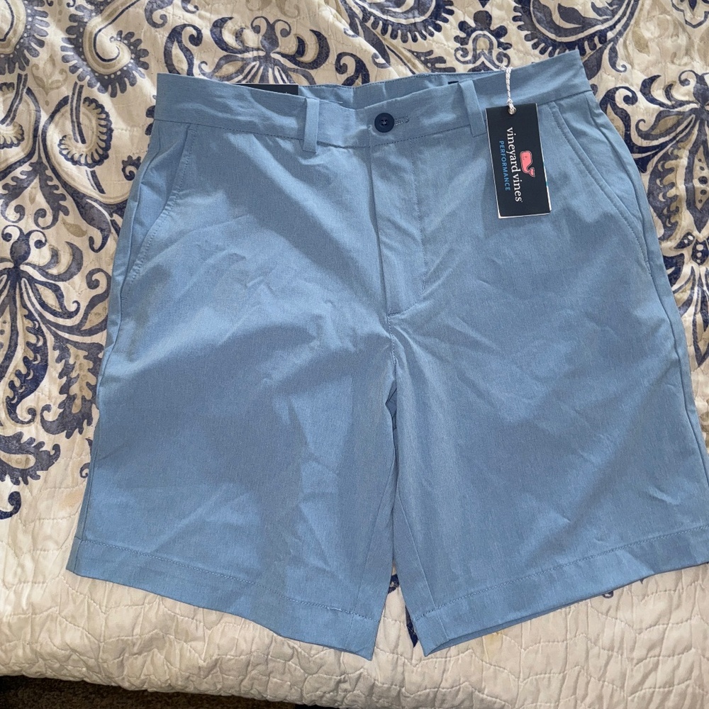 Vineyard vines 8” breaker shorts